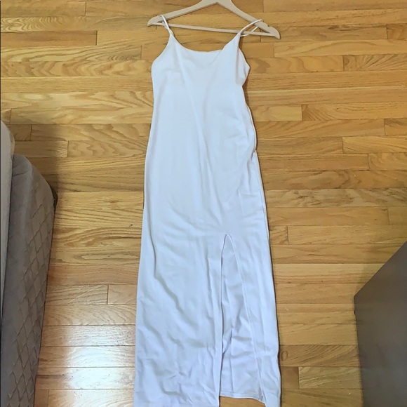 Long white maxi form-fitting dress 🤍 - Picture 2 of 7